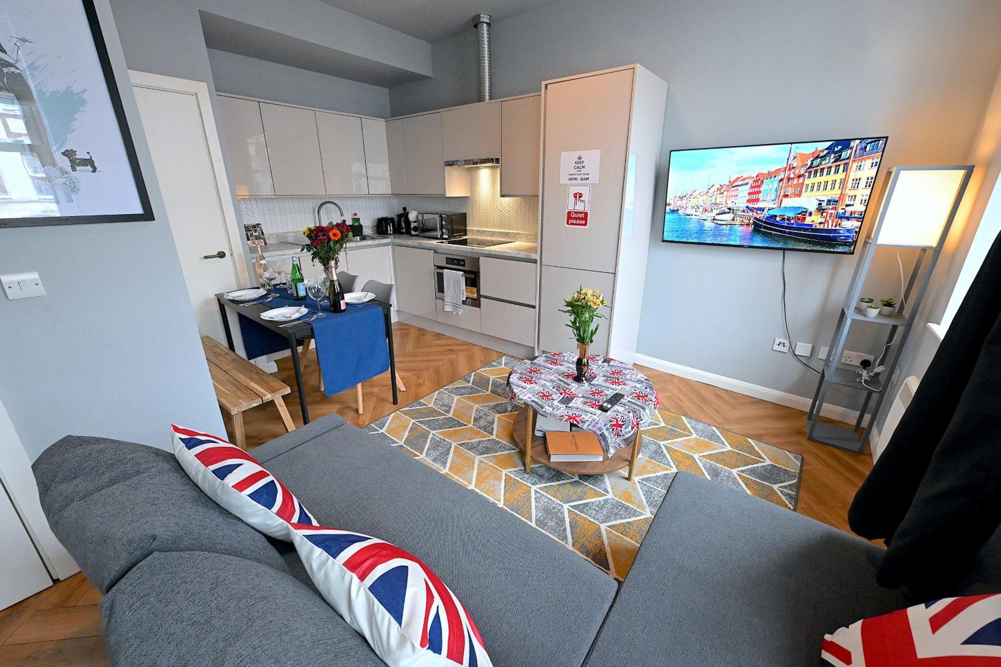 1 Bedroom Flat In Wood Green Piccadilly Line London Exterior photo